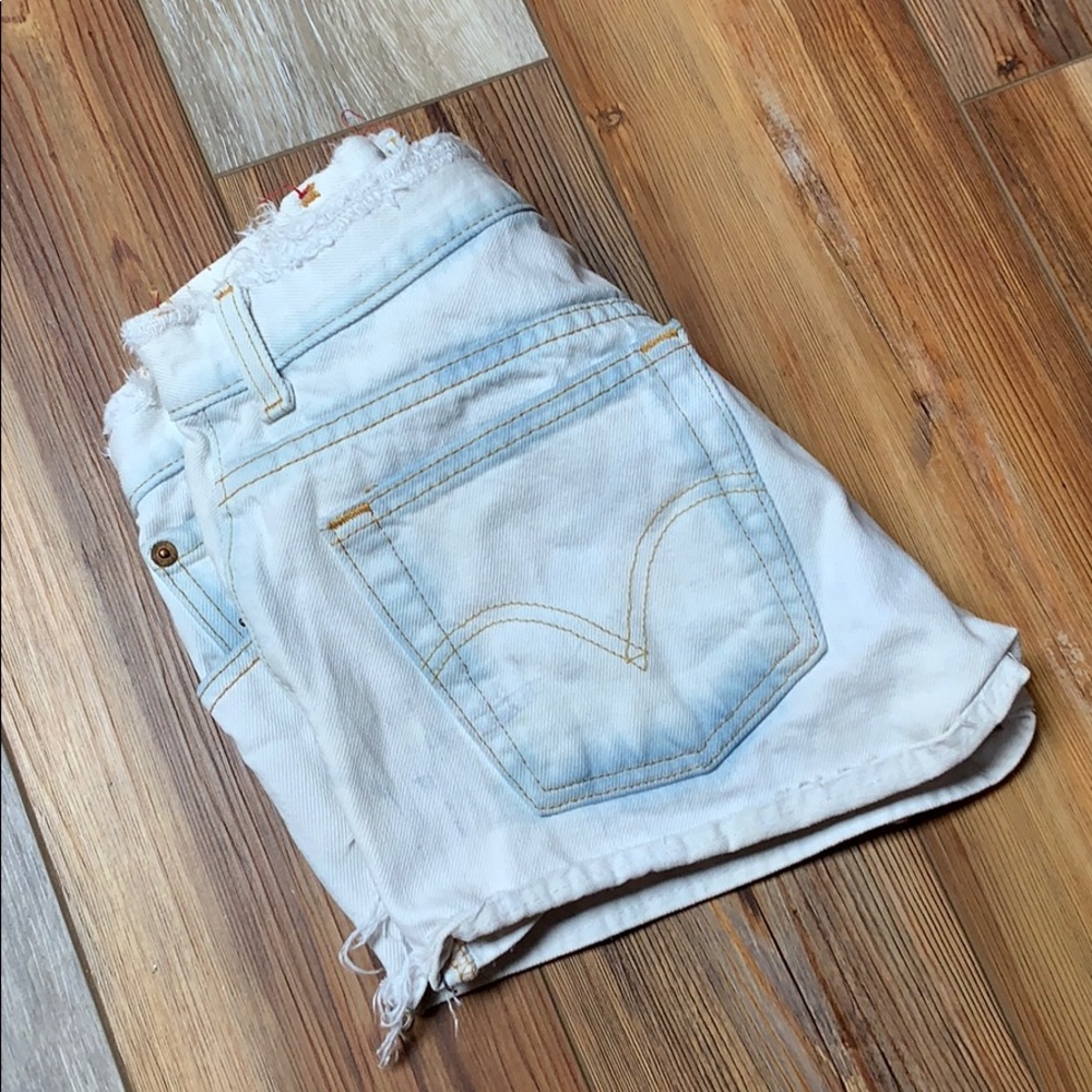 Vintage Levi’s jean shorts
